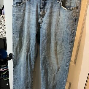 Wrangler Light Blue Relaxed Fit Men's Jeans